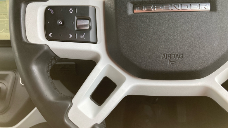 Land Rover Defender 90 Diesel 3.0 D250 Hard Top SE Auto